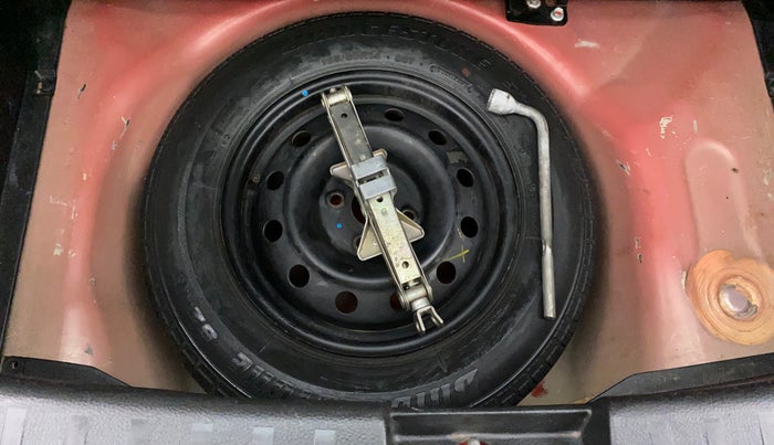 2013 Maruti Swift VDI, Diesel, Manual, 59,832 km, Dicky (Boot door) - Tool missing