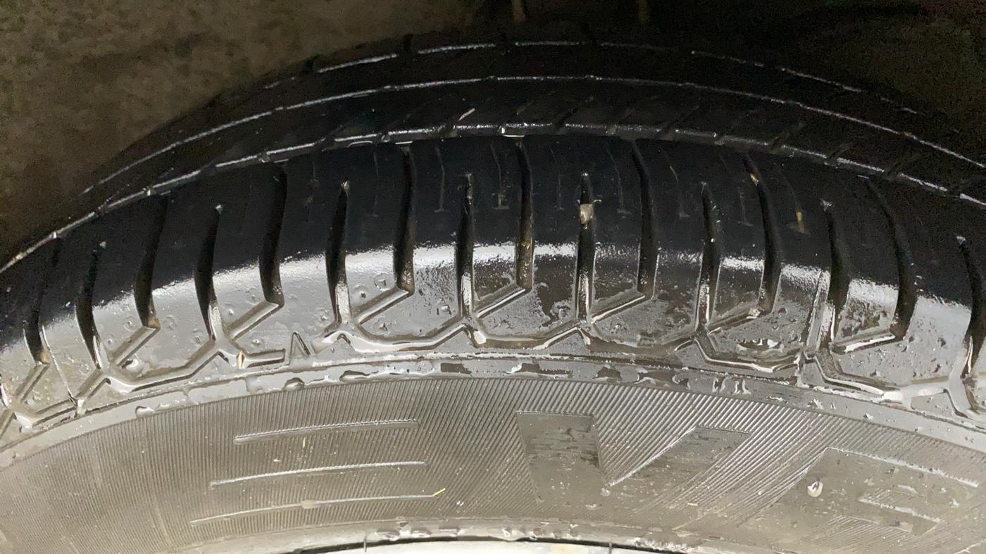 2018 Maruti Swift VXI AMT, Petrol, Automatic, 91,722 km, Right Front Tyre Tread