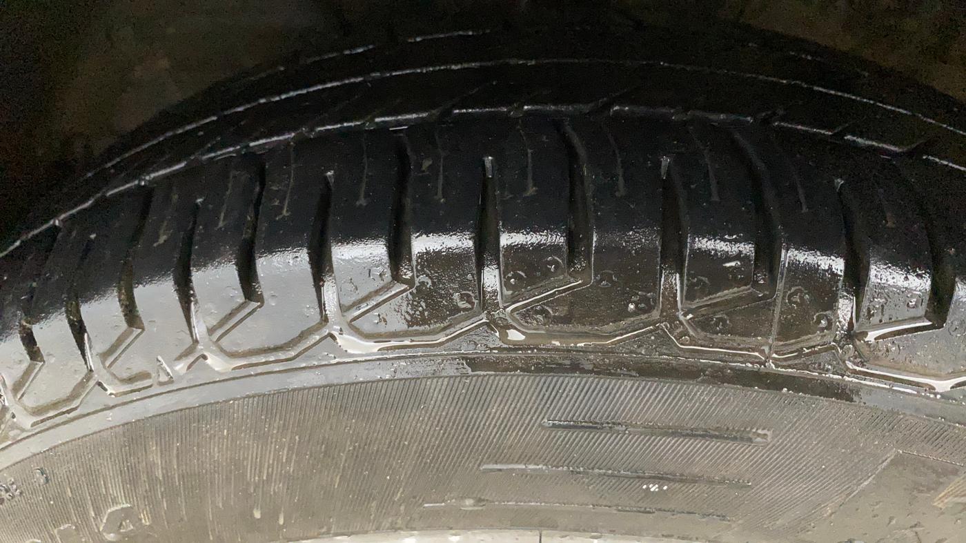 2018 Maruti Swift VXI AMT, Petrol, Automatic, 91,722 km, Left Front Tyre Tread