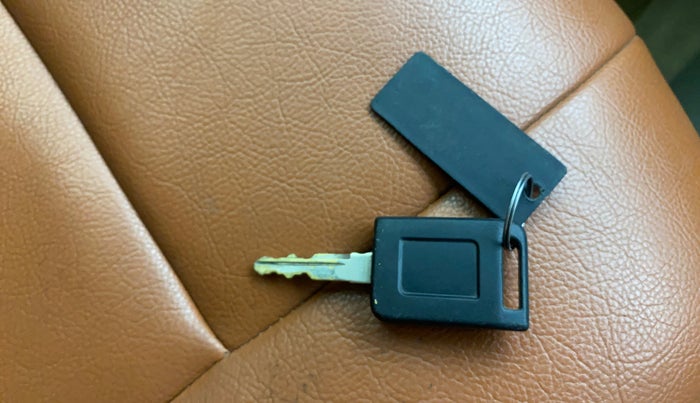 2018 Mahindra Bolero POWER PLUS SLE, Diesel, Manual, 1,08,036 km, Key Close Up