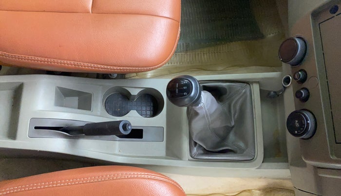 2018 Mahindra Bolero POWER PLUS SLE, Diesel, Manual, 1,08,036 km, Gear Lever