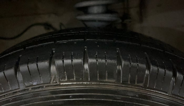 2019 Maruti Alto LXI CNG, CNG, Manual, 44,367 km, Left Front Tyre Tread