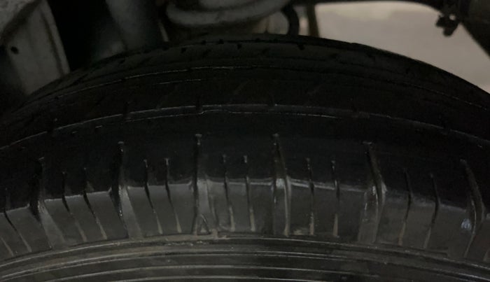 2019 Maruti Alto LXI CNG, CNG, Manual, 44,367 km, Left Rear Tyre Tread
