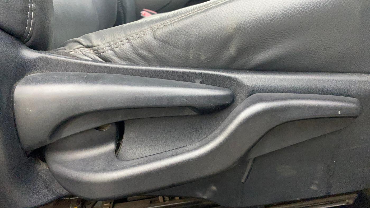 2013 Toyota Etios Liva GD, Diesel, Manual, 73,545 km, Driver Side Adjustment Panel