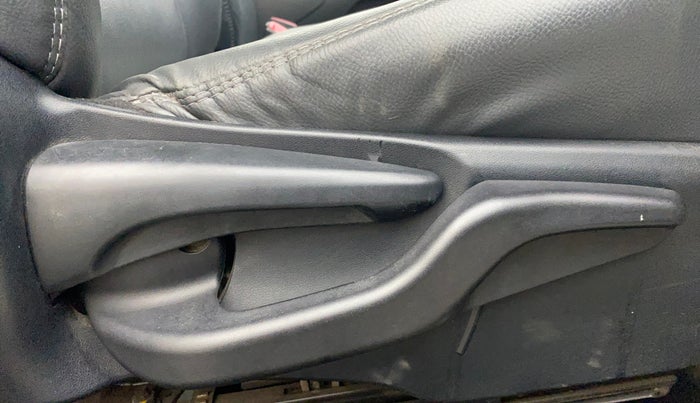 2013 Toyota Etios Liva GD, Diesel, Manual, 73,545 km, Driver Side Adjustment Panel