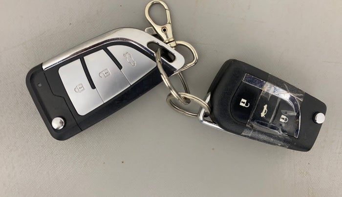 2013 Toyota Etios Liva GD, Diesel, Manual, 73,545 km, Key Close Up