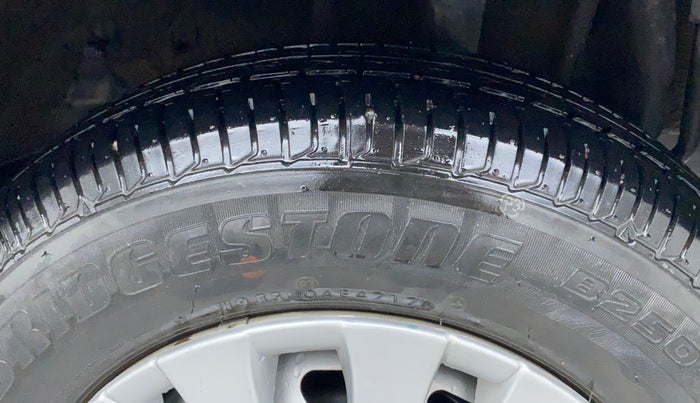 2018 Tata Tiago XE 1.2 REVOTRON, Petrol, Manual, 16,619 km, Left Rear Tyre Tread
