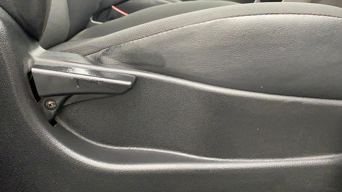 2018 Tata Tiago XE 1.2 REVOTRON, Petrol, Manual, 16,619 km, Driver Side Adjustment Panel