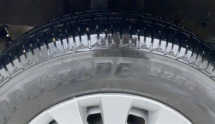 2018 Tata Tiago XE 1.2 REVOTRON, Petrol, Manual, 16,619 km, Right Rear Tyre Tread