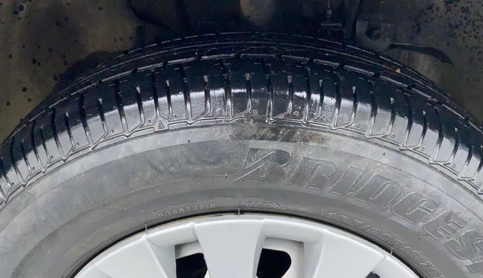 2018 Tata Tiago XE 1.2 REVOTRON, Petrol, Manual, 16,619 km, Right Front Tyre Tread