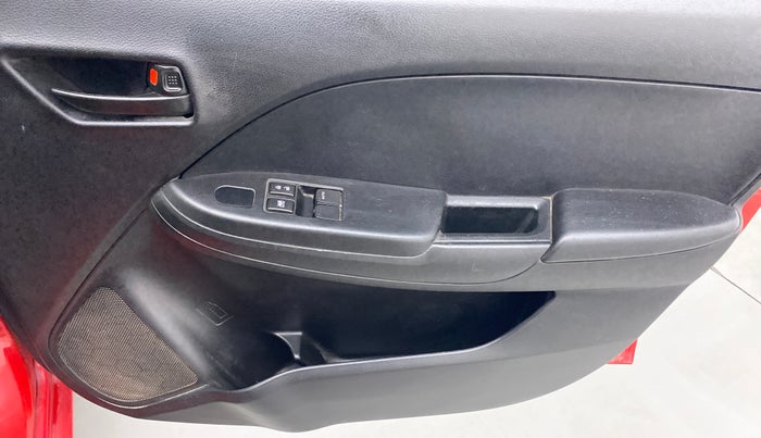 2016 Maruti Baleno SIGMA DIESEL 1.3, Diesel, Manual, 97,429 km, Driver Side Door Panels Control
