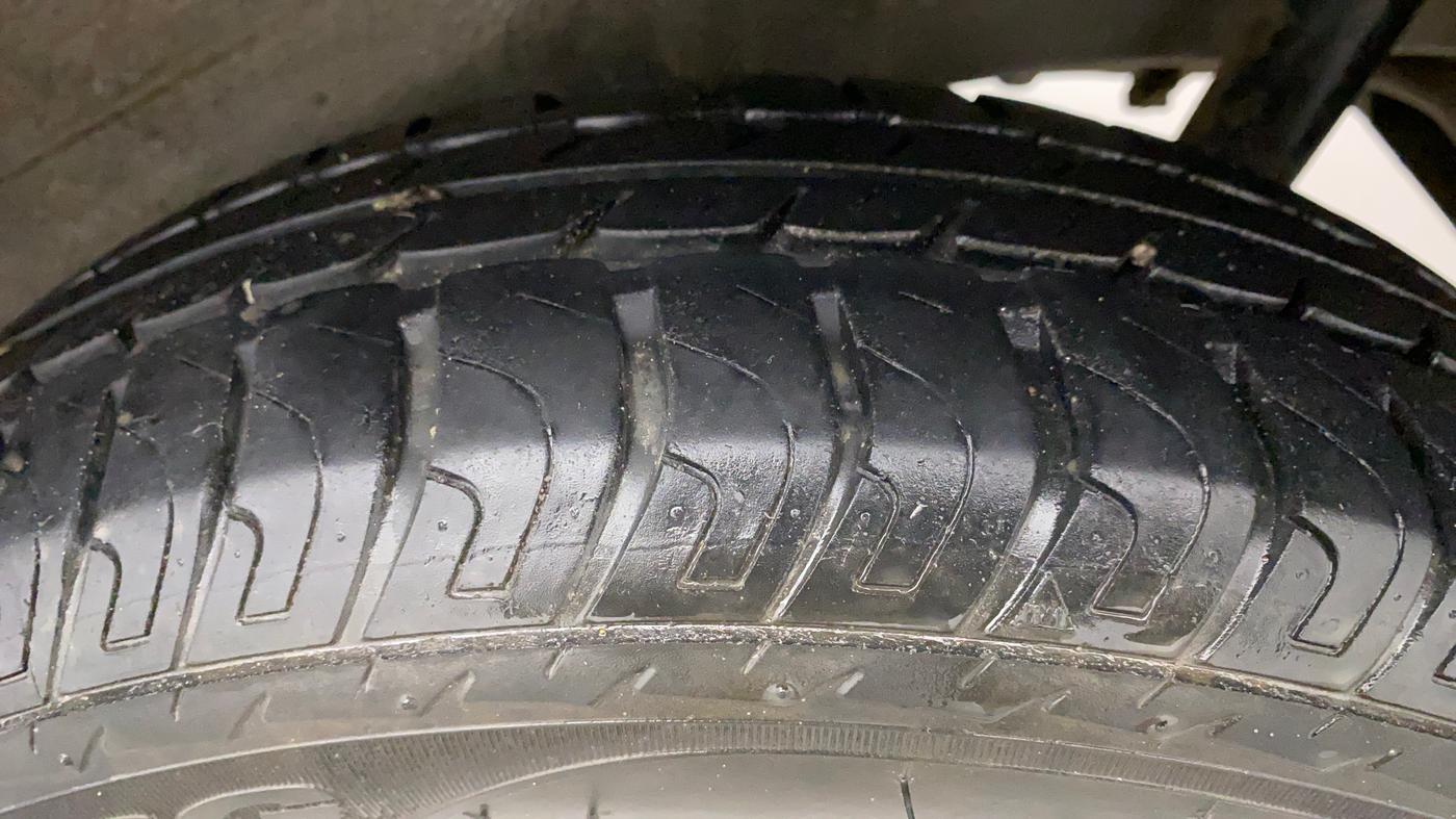 2013 Maruti Wagon R 1.0 VXI, Petrol, Manual, 58,112 km, Left Rear Tyre Tread