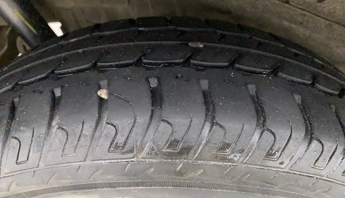 2013 Maruti Wagon R 1.0 VXI, Petrol, Manual, 58,112 km, Right Rear Tyre Tread
