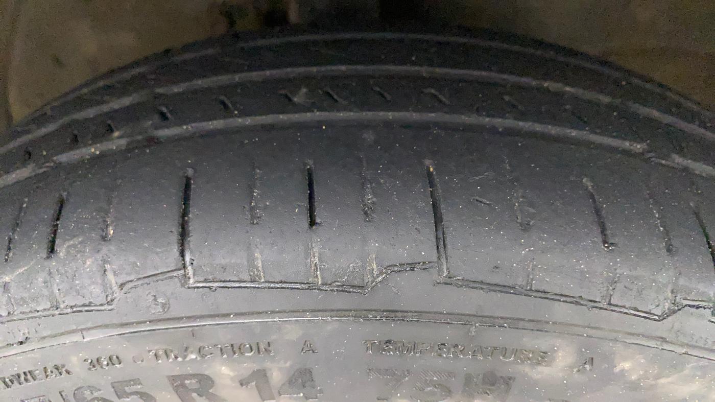 2013 Maruti Wagon R 1.0 VXI, Petrol, Manual, 58,112 km, Right Front Tyre Tread
