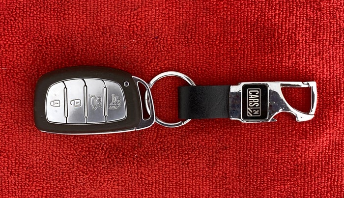 2020 Hyundai VENUE SX 1.0 (O) TURBO, Petrol, Manual, 12,097 km, Key Close Up