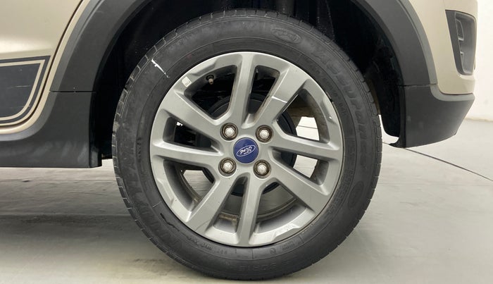 2018 Ford FREESTYLE TITANIUM + 1.2 TI-VCT, Petrol, Manual, 47,602 km, Left Rear Wheel