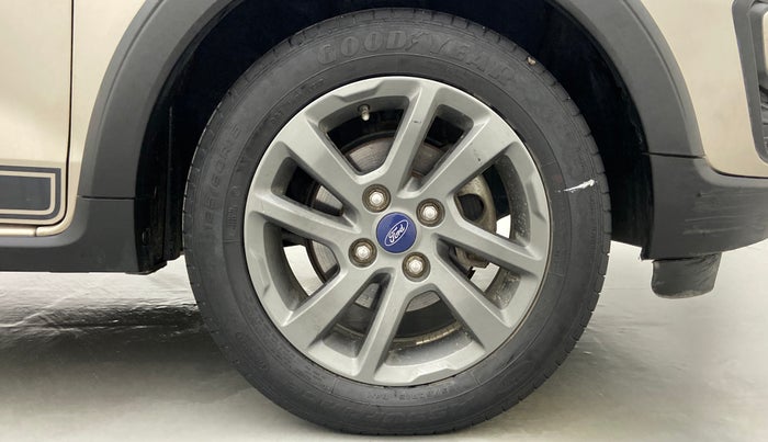2018 Ford FREESTYLE TITANIUM + 1.2 TI-VCT, Petrol, Manual, 47,602 km, Right Front Wheel