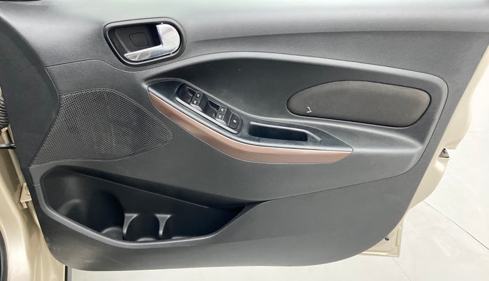 2018 Ford FREESTYLE TITANIUM + 1.2 TI-VCT, Petrol, Manual, 47,602 km, Driver Side Door Panels Control