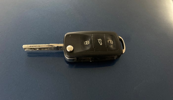 2016 Volkswagen Ameo COMFORTLINE 1.2L, Petrol, Manual, 43,710 km, Key Close Up