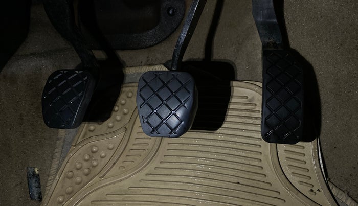 2016 Volkswagen Ameo COMFORTLINE 1.2L, Petrol, Manual, 43,710 km, Pedals