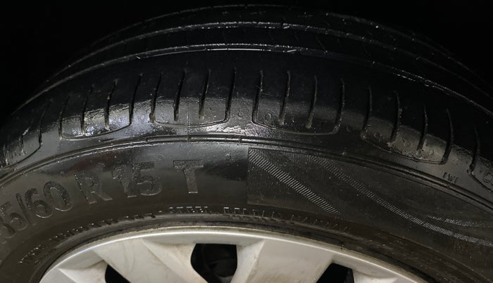 2016 Volkswagen Ameo COMFORTLINE 1.2L, Petrol, Manual, 43,710 km, Right Front Tyre Tread