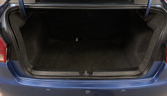 2016 Volkswagen Ameo COMFORTLINE 1.2L, Petrol, Manual, 43,710 km, Boot Inside