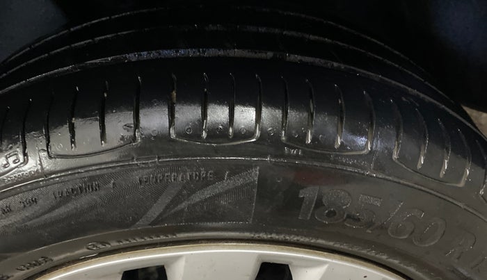 2016 Volkswagen Ameo COMFORTLINE 1.2L, Petrol, Manual, 43,710 km, Left Rear Tyre Tread