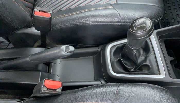 2018 Maruti Swift LXI D, CNG, Manual, 68,265 km, Gear Lever