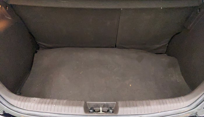 2011 Hyundai i20 SPORTZ 1.2, Petrol, Manual, 87,863 km, Boot Inside
