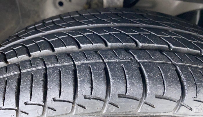 2017 Honda Amaze 1.2 SMT I VTEC, Petrol, Manual, 11,836 km, Right Front Tyre Tread