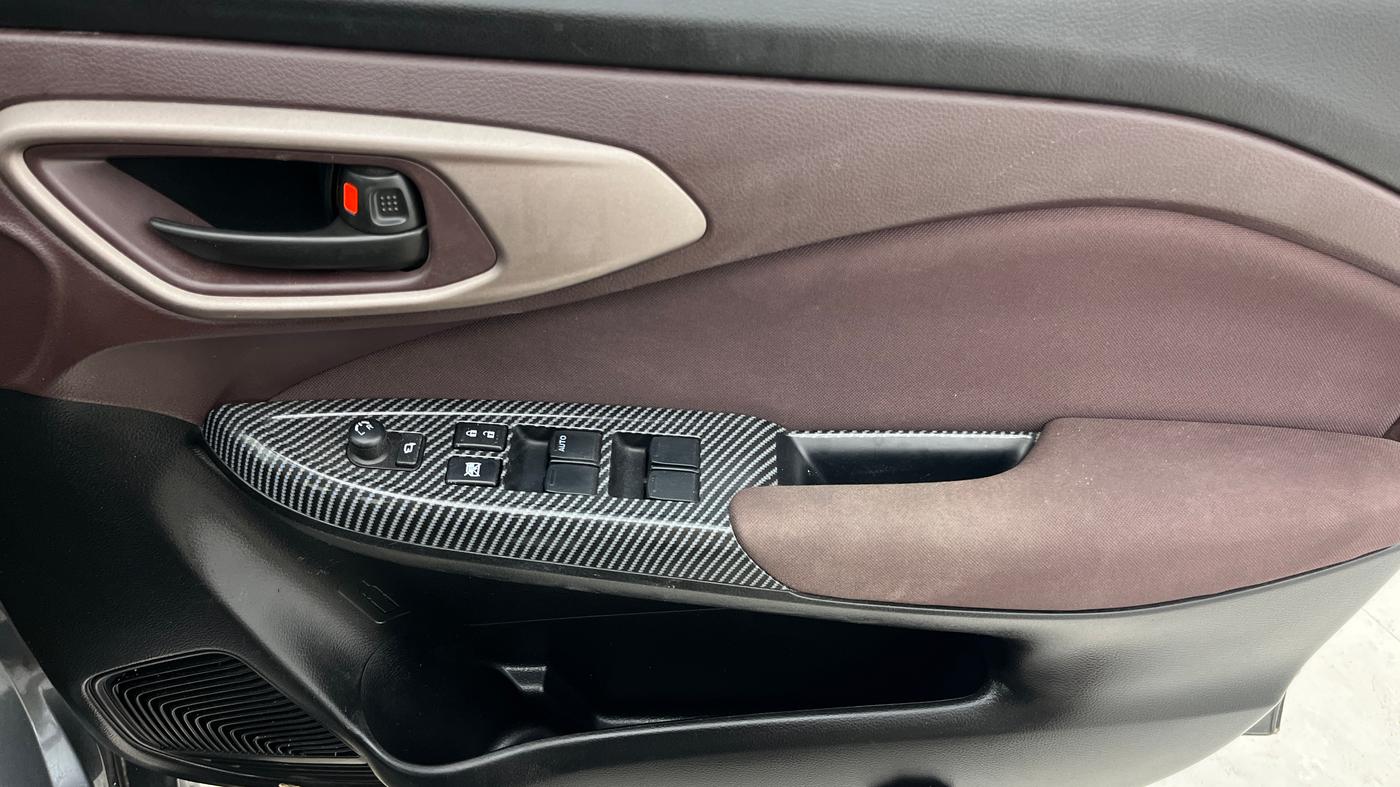 2023 Maruti FRONX DELTA PLUS 1.2L AGS, Petrol, Automatic, 69,223 km, Driver Side Door Panels Control