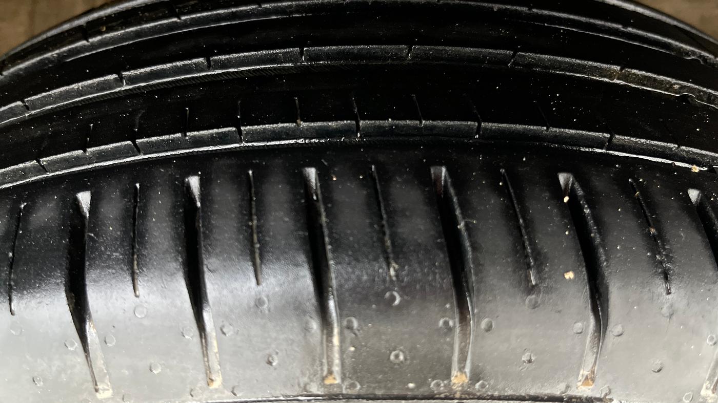 2023 Maruti FRONX DELTA PLUS 1.2L AGS, Petrol, Automatic, 69,223 km, Right Front Tyre Tread