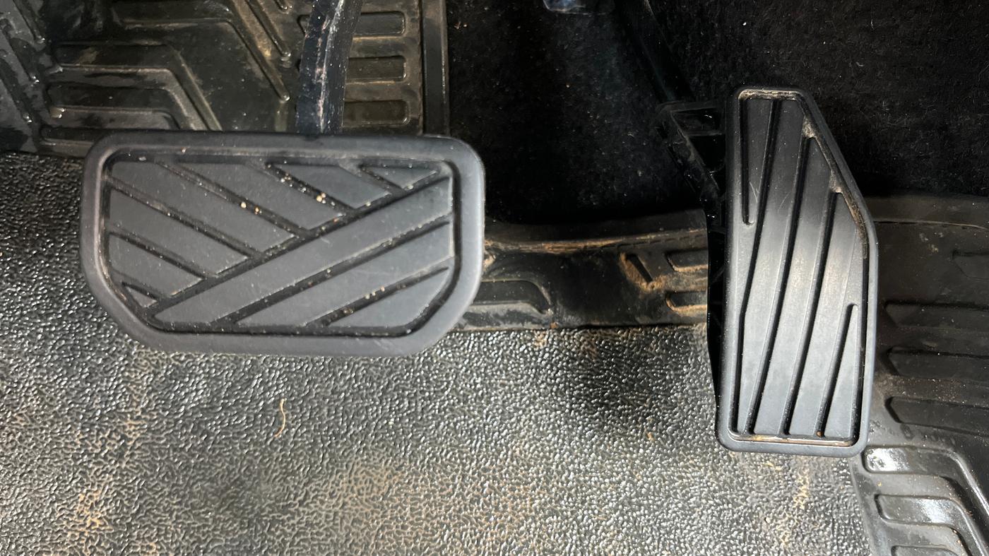 2023 Maruti FRONX DELTA PLUS 1.2L AGS, Petrol, Automatic, 69,223 km, Pedals