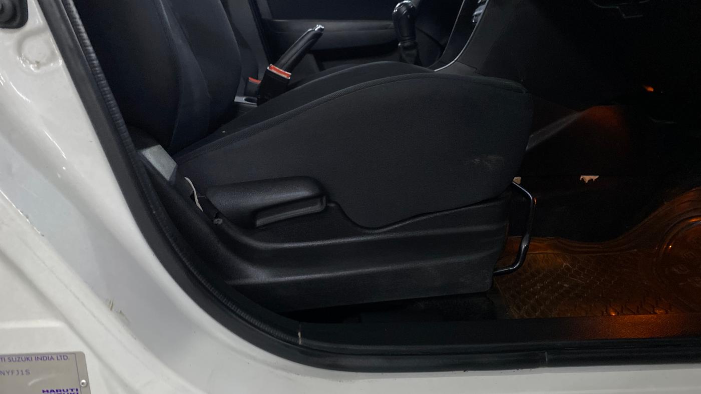 2020 Maruti Vitara Brezza VXI, Petrol, Manual, 50,464 km, Driver Side Adjustment Panel
