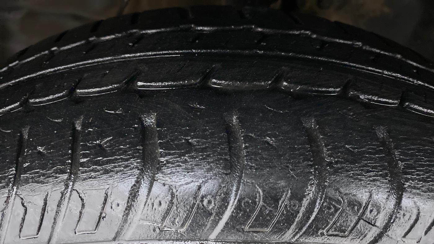 2017 Maruti Wagon R 1.0 VXI OPT, Petrol, Manual, 21,177 km, Left Front Tyre Tread