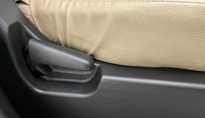 2017 Maruti Wagon R 1.0 VXI OPT, Petrol, Manual, 21,177 km, Driver Side Adjustment Panel
