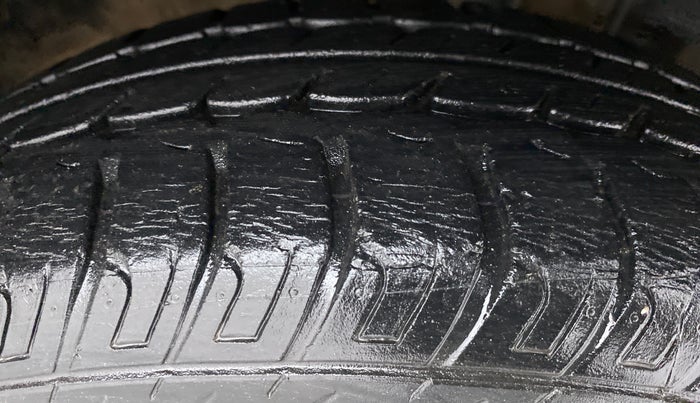 2017 Maruti Wagon R 1.0 VXI OPT, Petrol, Manual, 21,177 km, Right Front Tyre Tread