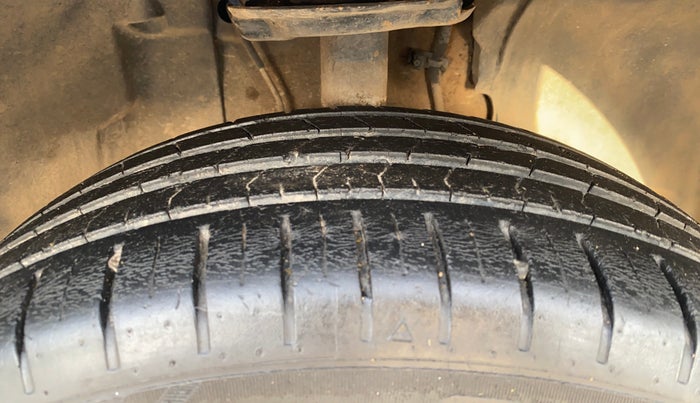 2023 Tata ALTROZ XTA DARK EDTION, CNG, Automatic, 61,988 km, Right Front Tyre Tread