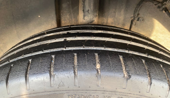 2023 Tata ALTROZ XTA DARK EDTION, CNG, Automatic, 61,988 km, Right Rear Tyre Tread