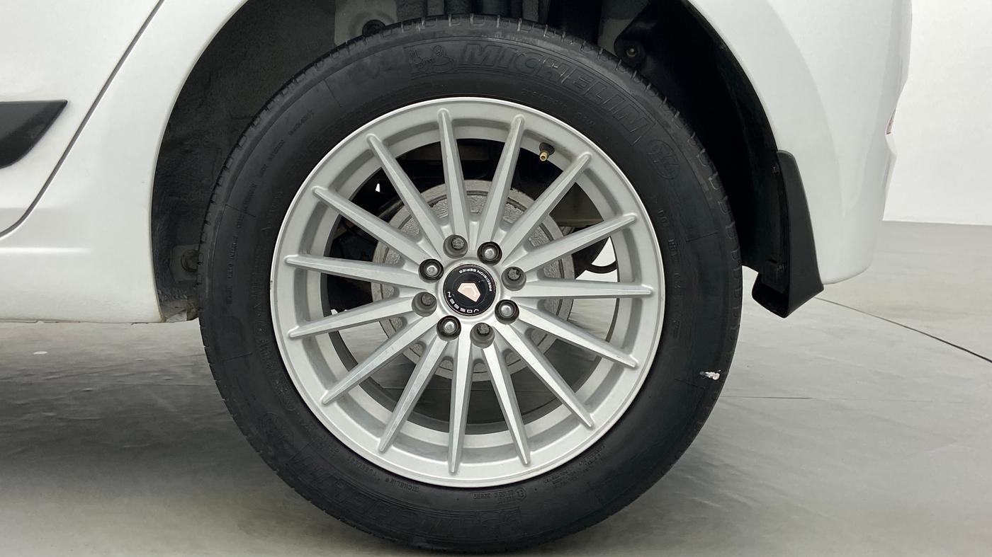 2015 Hyundai Elite i20 SPORTZ (O) 1.4, Diesel, Manual, 66,266 km, Left Rear Wheel