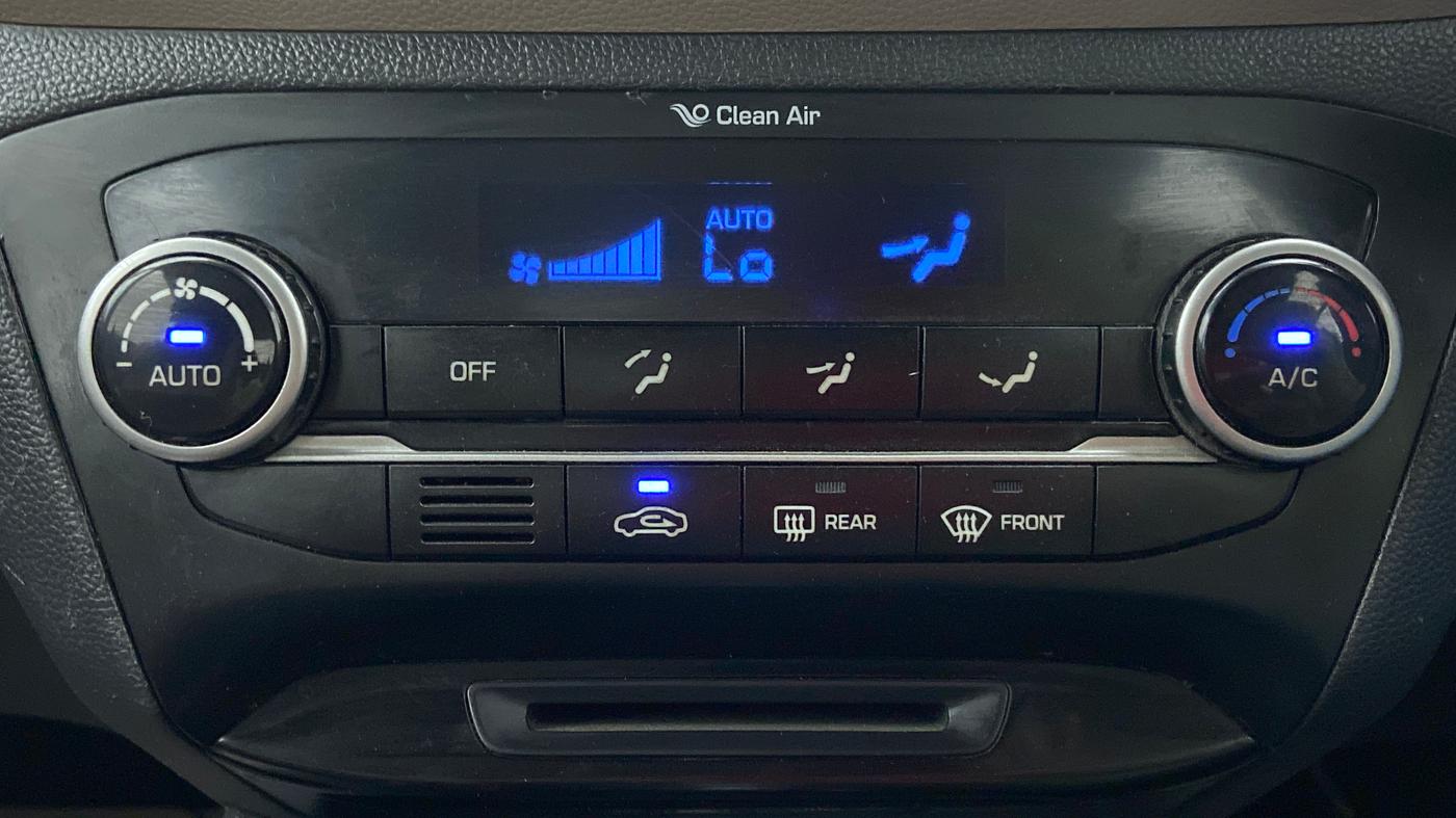2015 Hyundai Elite i20 SPORTZ (O) 1.4, Diesel, Manual, 66,266 km, Automatic Climate Control