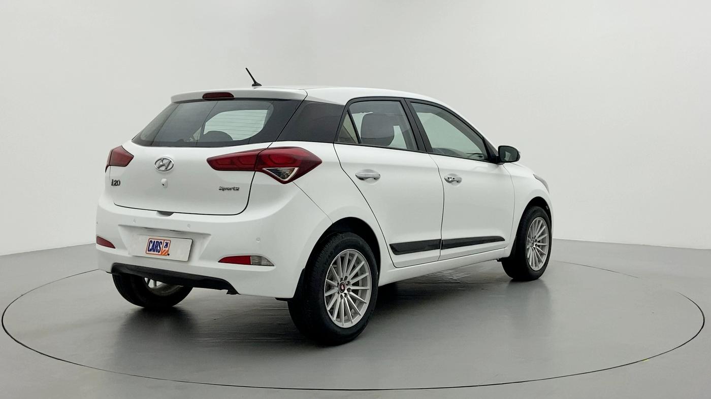 2015 Hyundai Elite i20 SPORTZ (O) 1.4, Diesel, Manual, 66,266 km, Right Back Diagonal