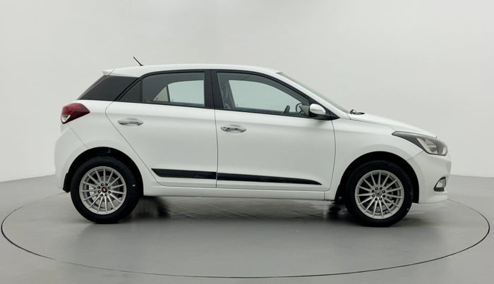 2015 Hyundai Elite i20 SPORTZ (O) 1.4, Diesel, Manual, 66,266 km, Right Side View