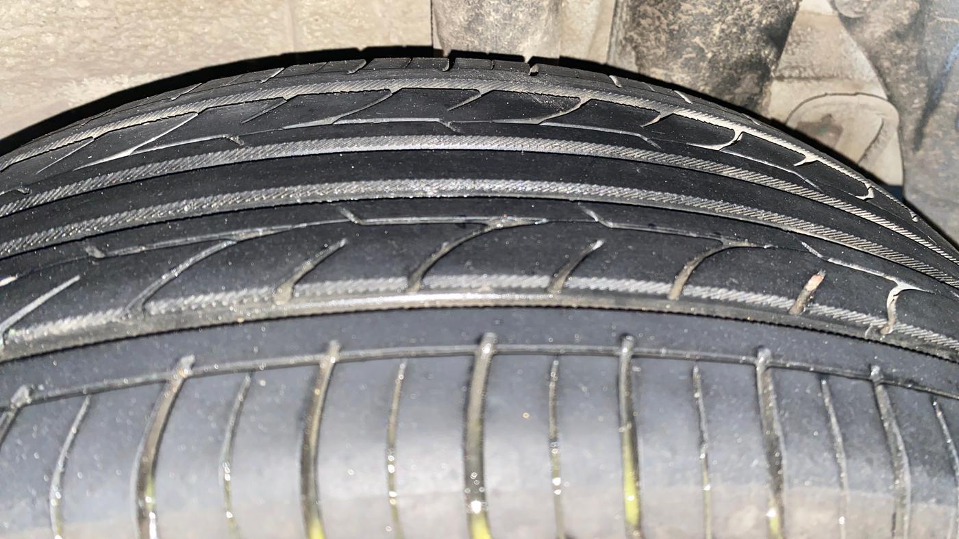 2015 Hyundai Elite i20 MAGNA 1.2, Petrol, Manual, 70,135 km, Left Rear Tyre Tread