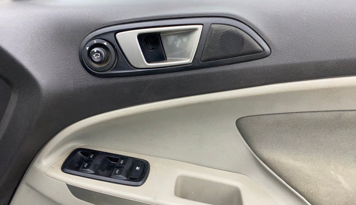 2015 Ford Ecosport TREND+ 1.0L ECOBOOST, Petrol, Manual, 83,915 km, Driver Side Door Panels Control