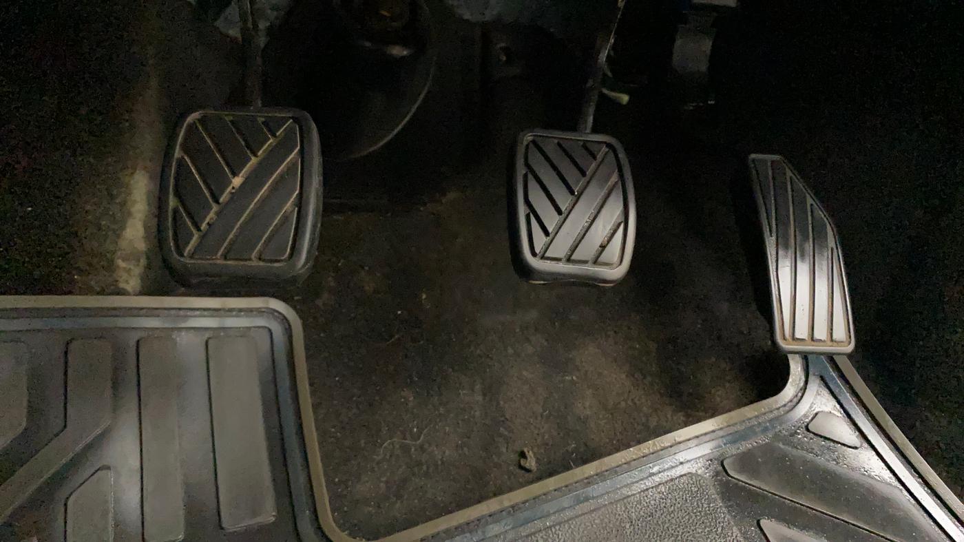 2022 Maruti IGNIS SIGMA 1.2, Petrol, Manual, 33,941 km, Pedals