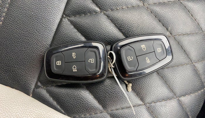 2021 Tata ALTROZ XT PETROL, Petrol, Manual, 74,084 km, Key Close Up