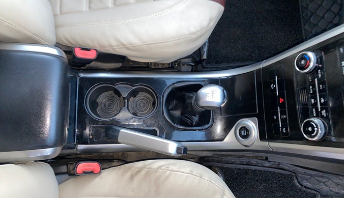 2019 Mahindra XUV500 W9, Diesel, Manual, 56,437 km, Gear Lever