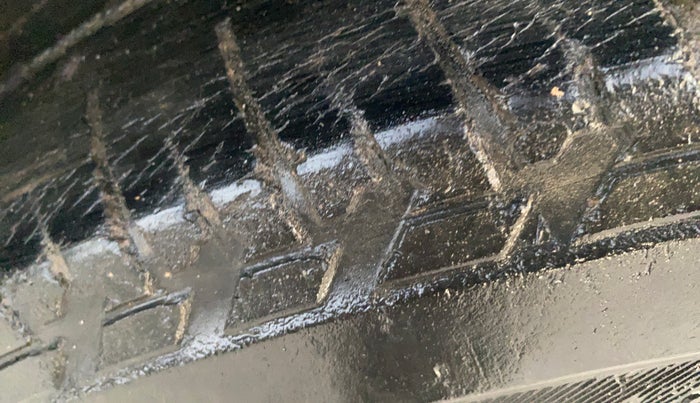 2019 Mahindra XUV500 W9, Diesel, Manual, 56,437 km, Left Rear Tyre Tread