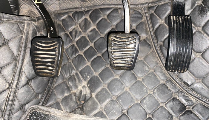 2019 Mahindra XUV500 W9, Diesel, Manual, 56,437 km, Pedals